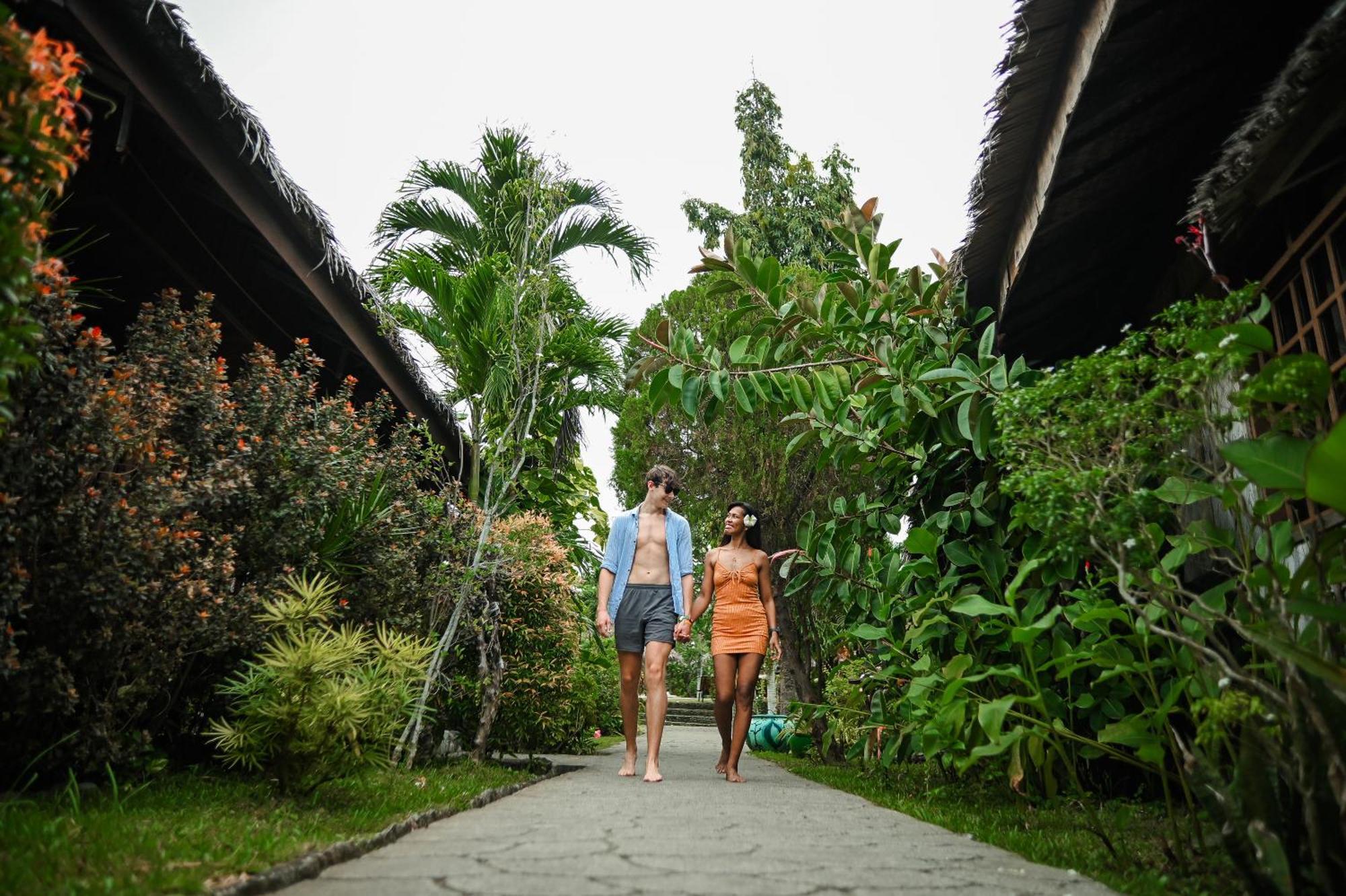 Garden Of Eden Dive Resort Puerto Galera Exterior foto